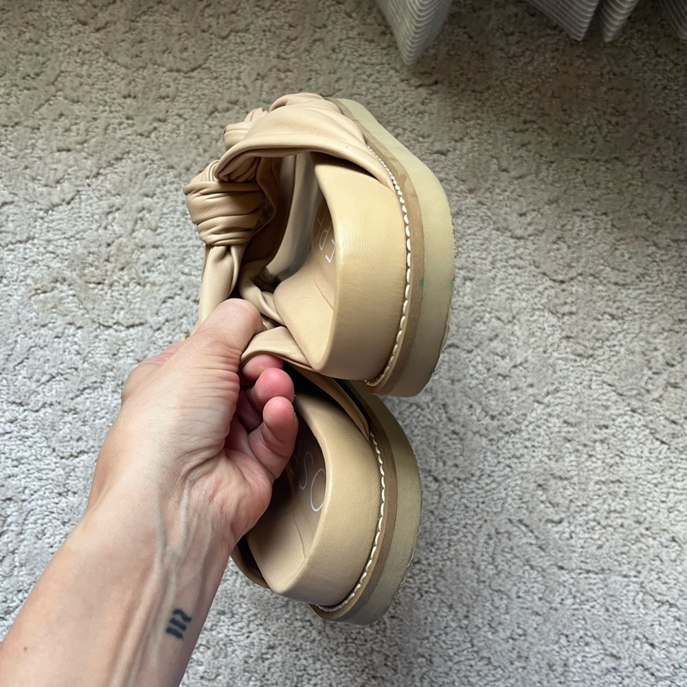 Joseph Off-White Big Knot Sandals size 39, tan - Picture 5 of 6
